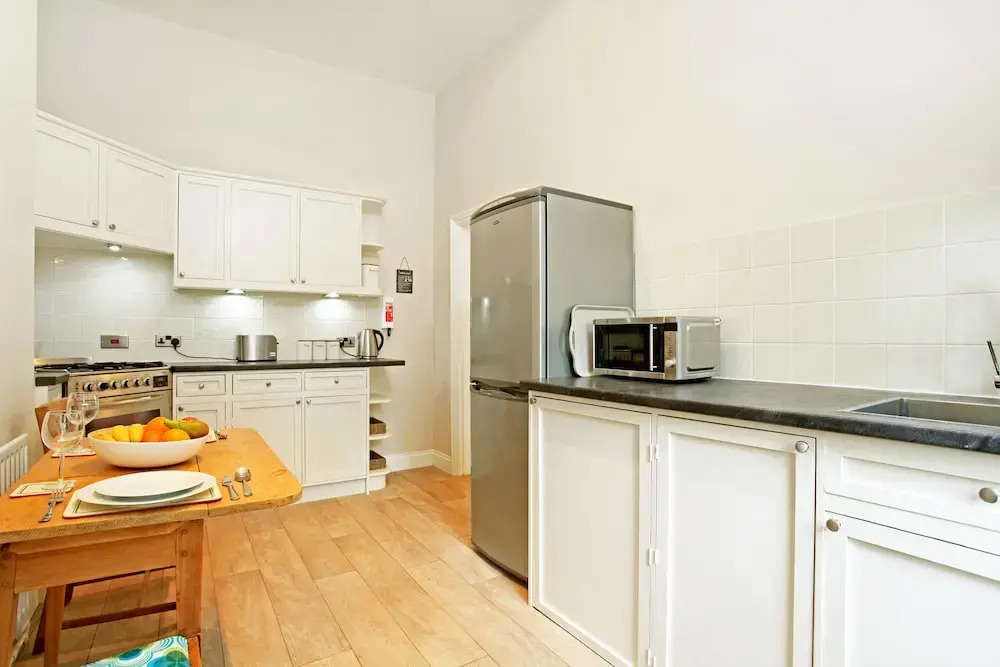 Flat B No. 01 Clifton Terrace