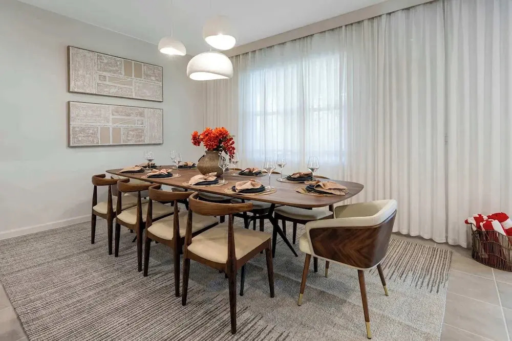 Luxury 9BR Solara Home, Themed Fun & Pool