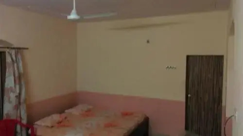 Hotel Happy Home