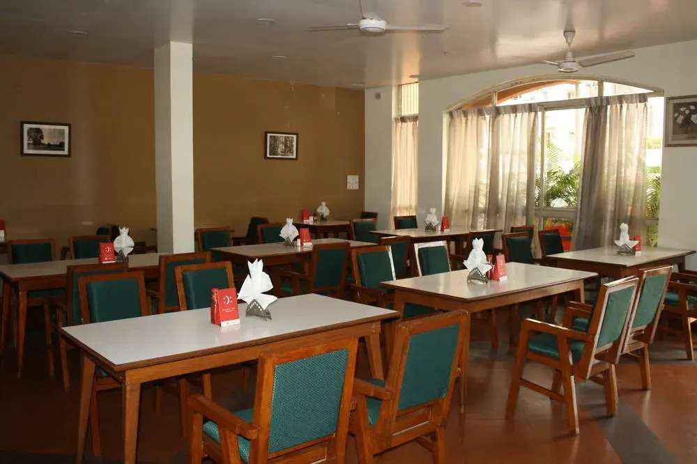 Tom's Hotel