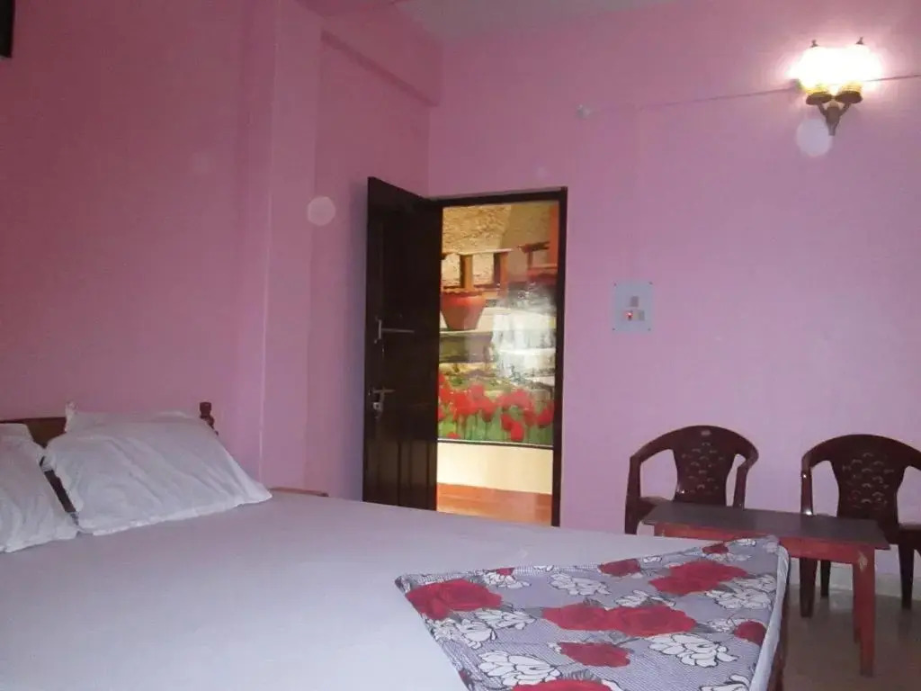 Adarsh Hotel
