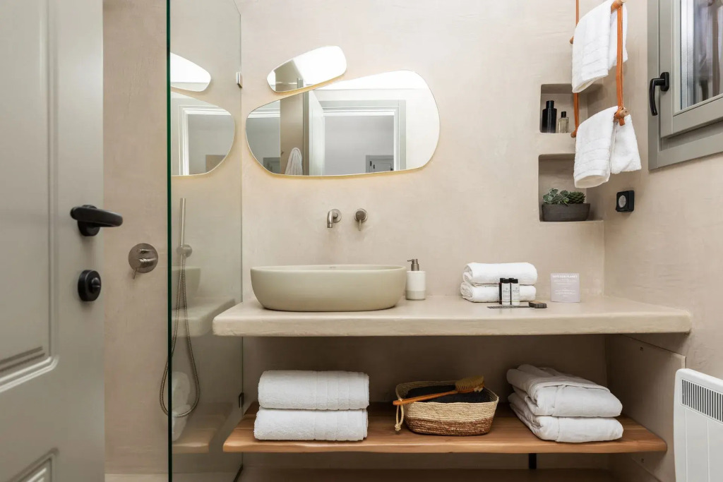 Chora Kythnos Suites adults only