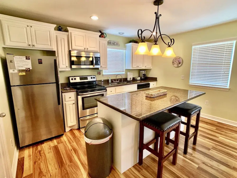 Mi Casa Del Mar 2 Bedroom Home by RedAwning