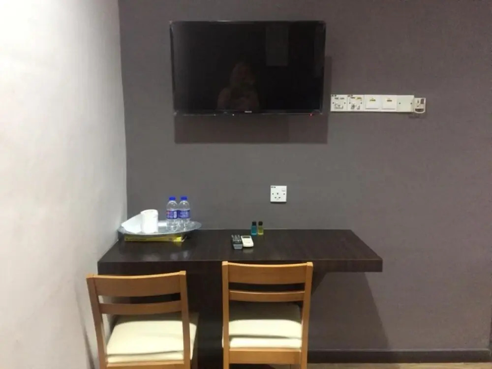 Room V Jalan Jenang by SECOMS