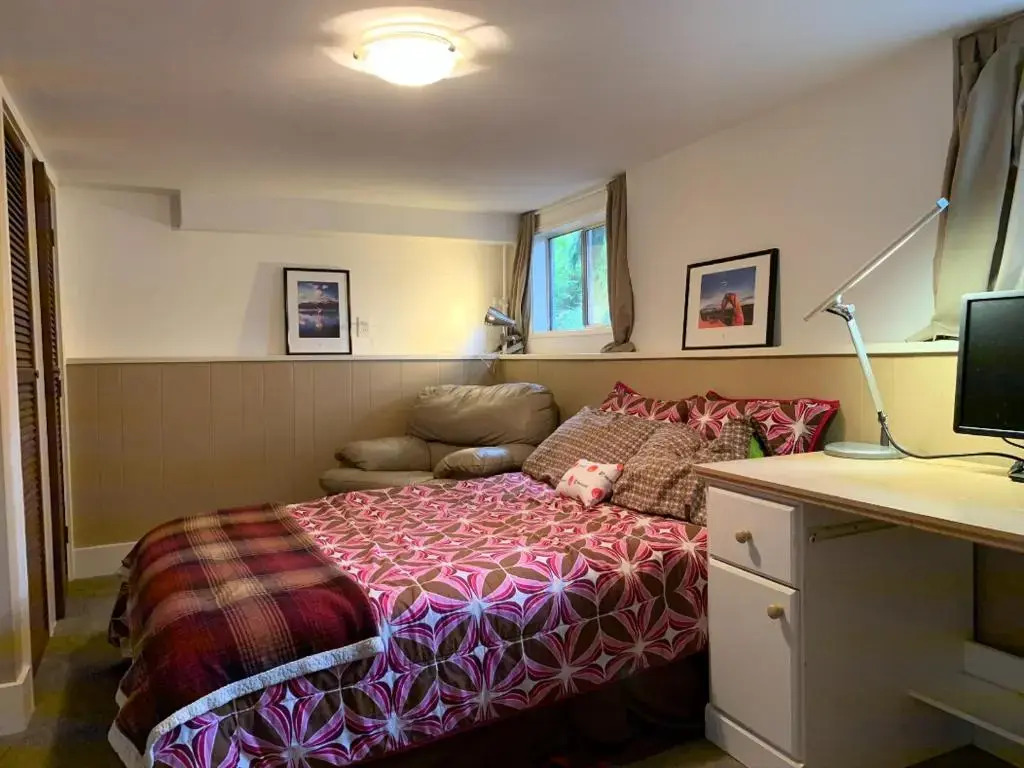 Private Suite 3 Bedrooms&Living near U-District