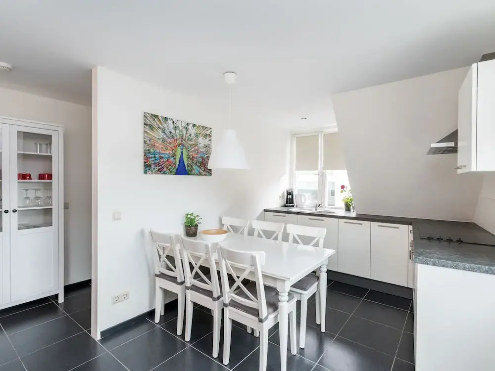 Lovely Holiday Home in Ouddorp Near Lake