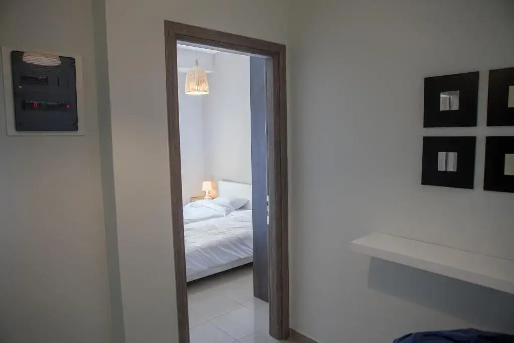 Lak Peristeri Homes 50m from metro station
