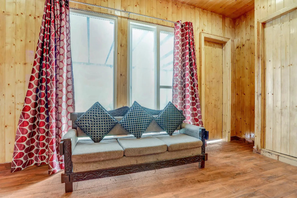 OYO Home 78205 Picturesque Stay