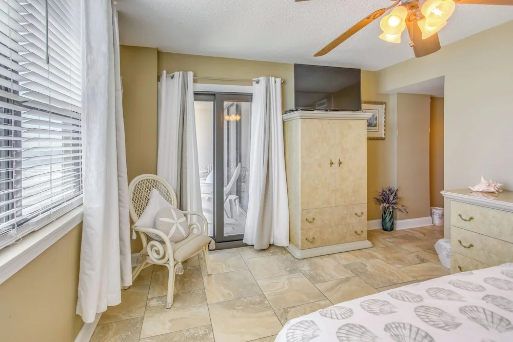 Classy Oceanfront Myrtle Beach Condo!