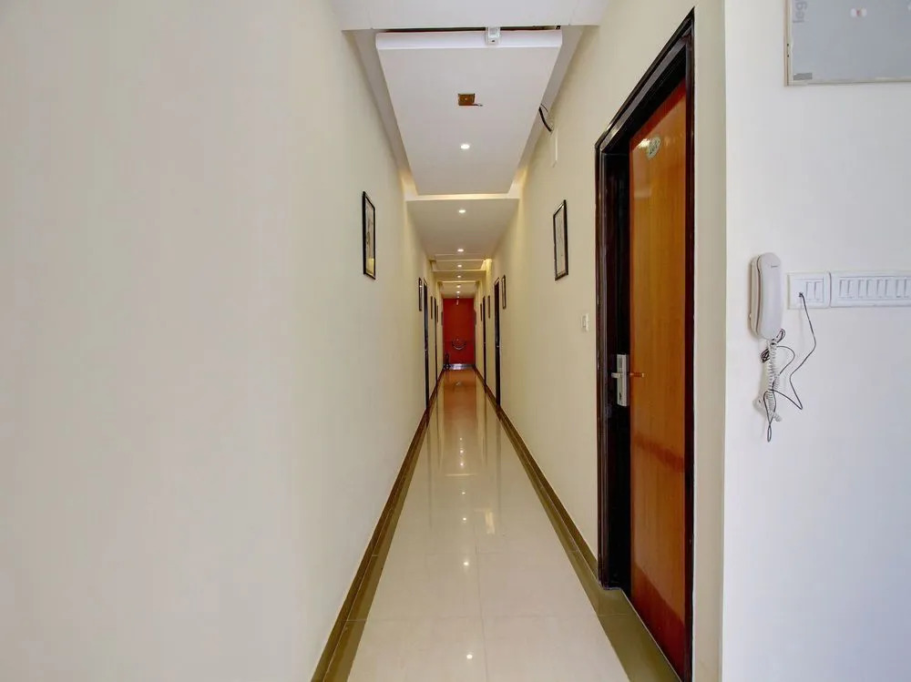OYO 11137 Hotel Morgen Suites