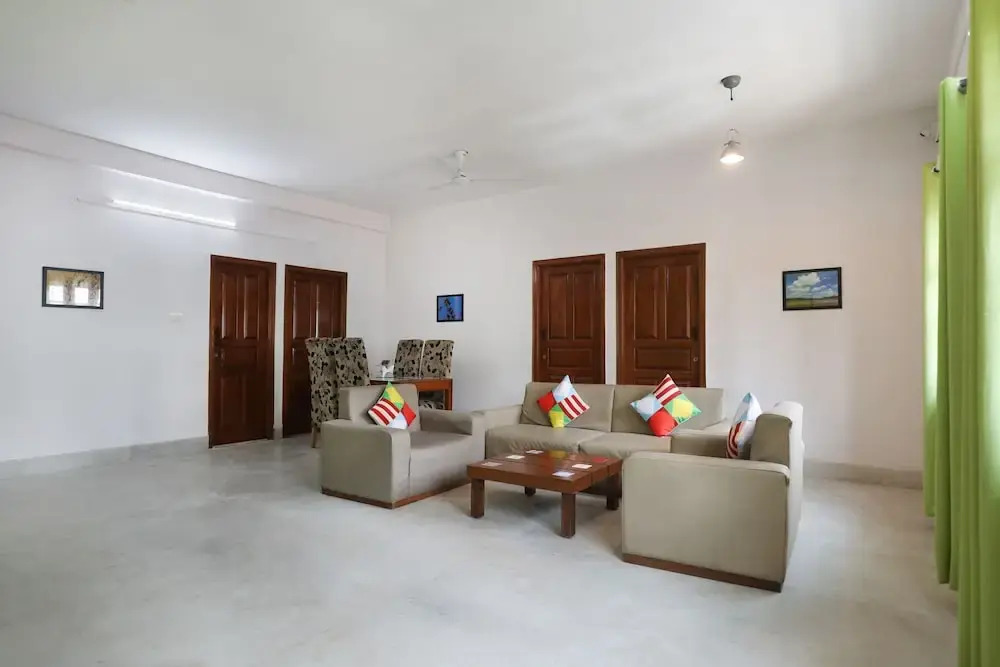 Ðÿ ˜Ï¸ Well-Lit Roomðÿœžlal Bagh Stn 29250