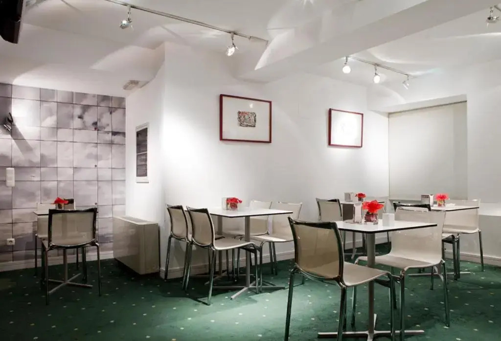 Hotel Zaragoza Plaza