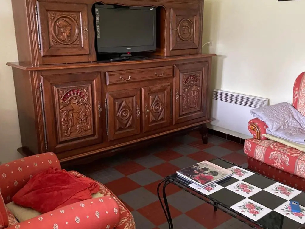 Charmante Fermette Rénovée avec Terrasse Privative et Vélos, 2 Chambres, Proche Le Lude - FR-1-410-155