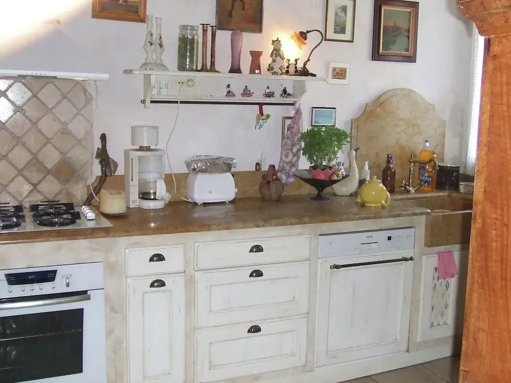 Quaint Holiday Home With Private Pool in Piolenc France