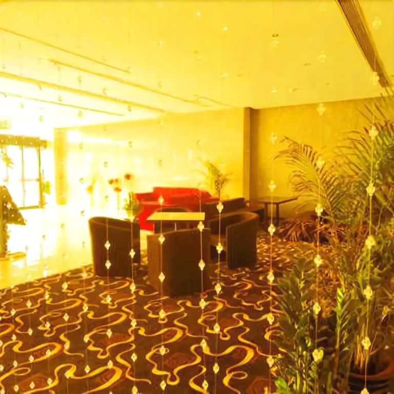 Yangguang Langhao Business Hotel