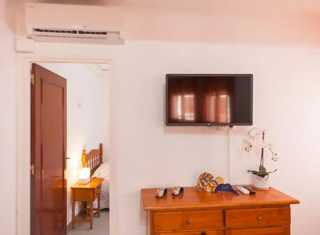 Lets Holidays Apartment Tossa Near Beach 2