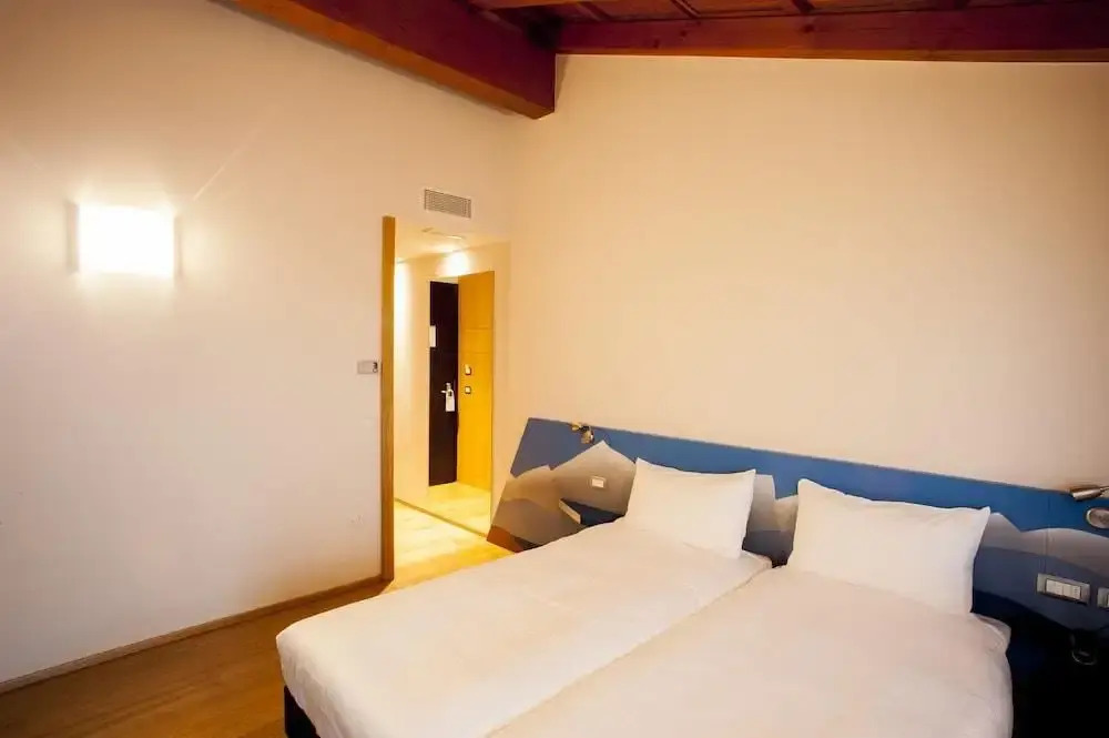 Elliot Osteria e dormire in collina