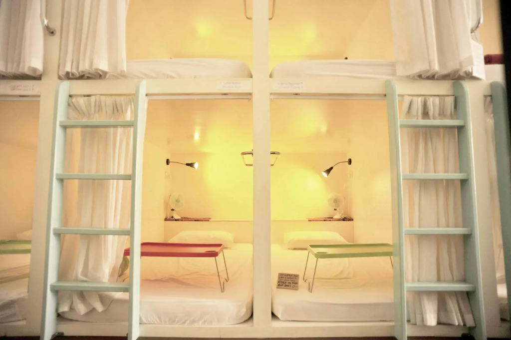 Swing & Pillows @ Beach Street