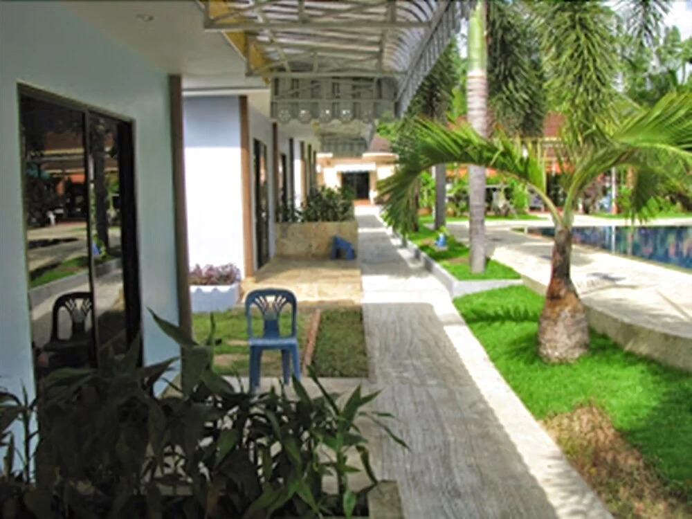 MaikhaoBeach Home