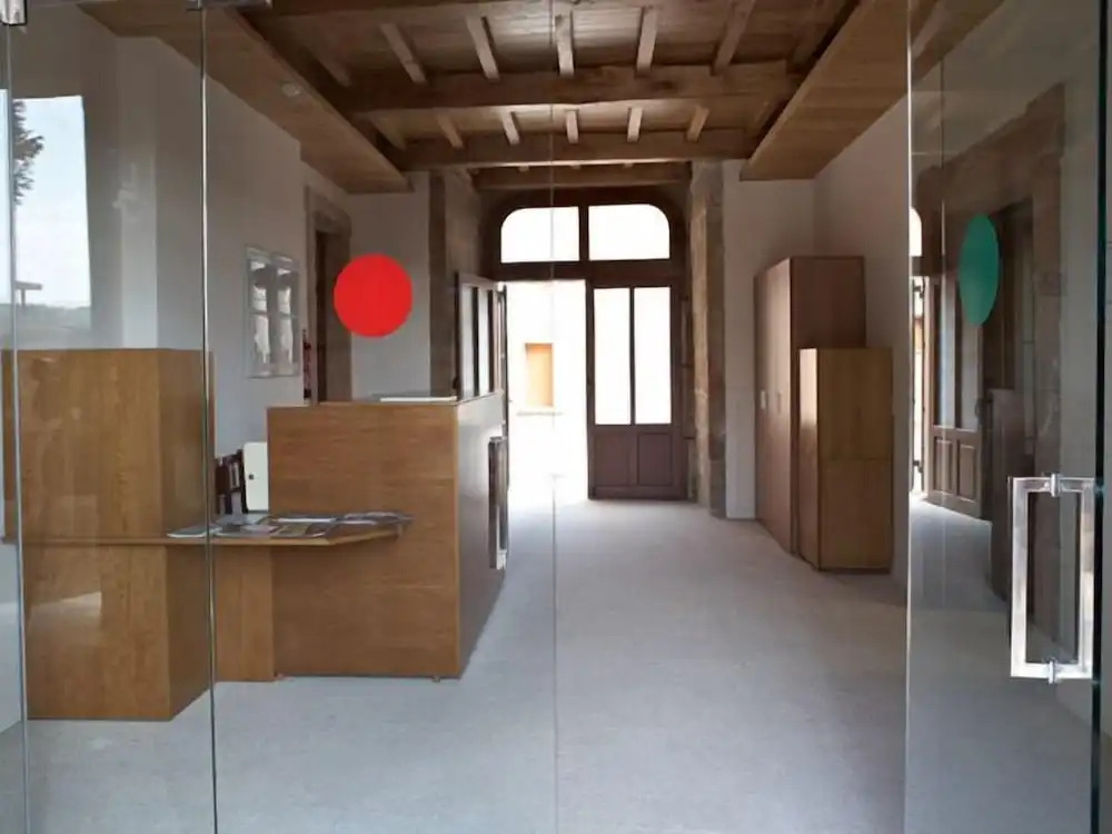 Albergue Monasterio de La Magdalena - Hostel