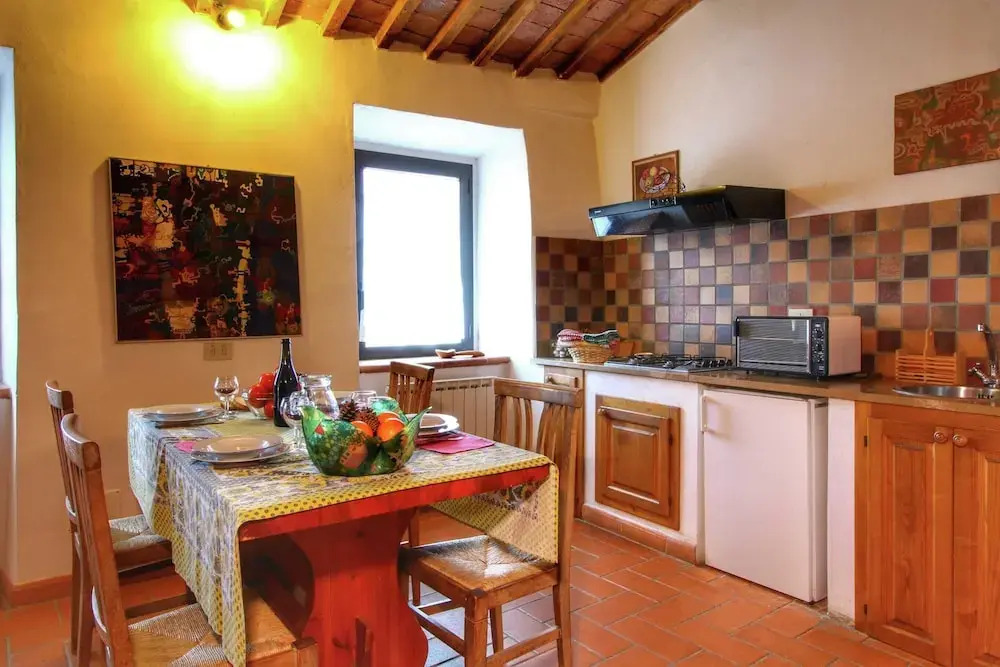 Cottage in Tuscany With Patio
