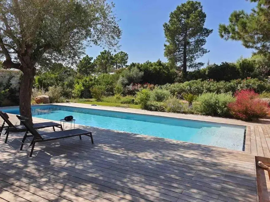 VILLA privée 3 étoiles avec piscine, jardin et terrain de pétanque