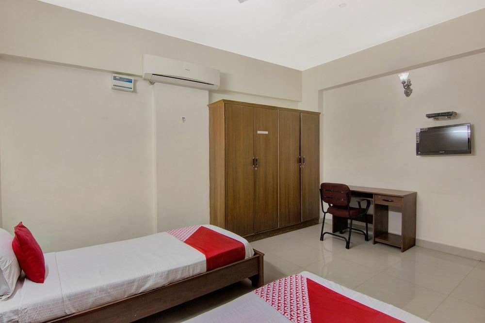 OYO 12458 SilverKey Madhapur