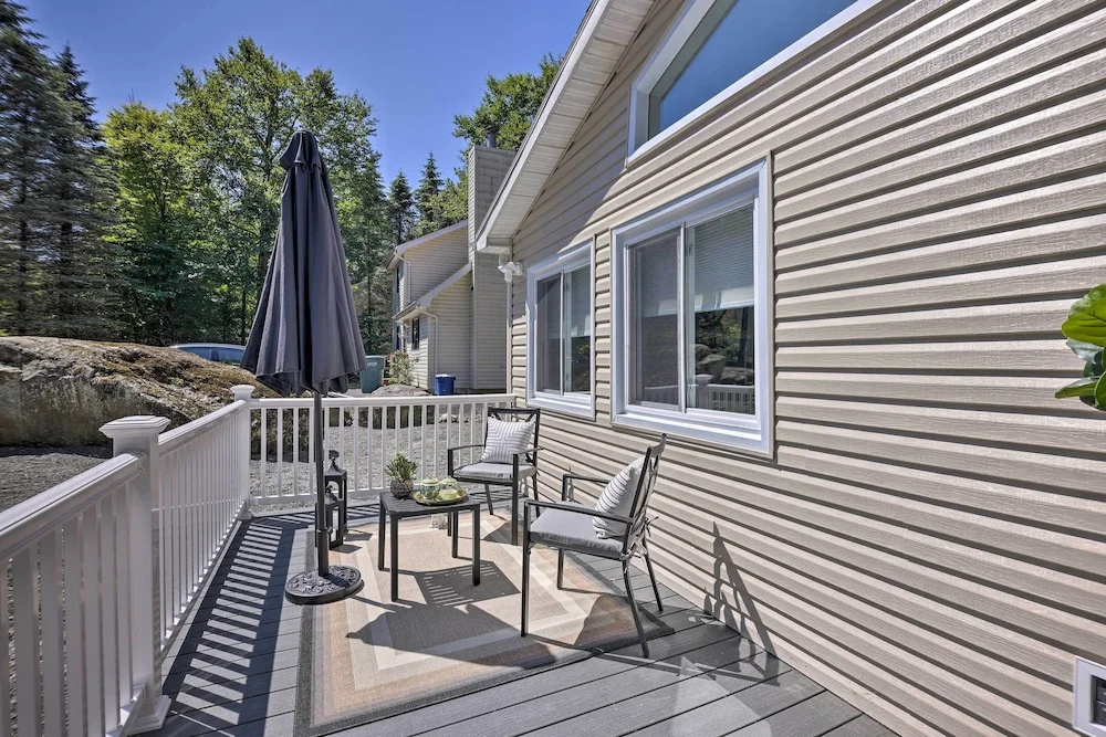 Fire Pit + Furnished Deck: Serene Tobyhanna Escape