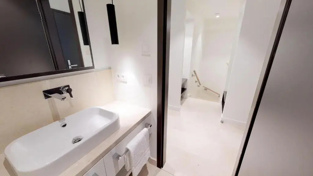 White Pearl Apartment 0.05