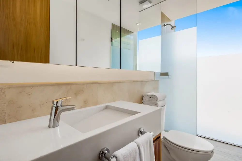 Oceanfront Gem With Bay View Terrace & Direct Sea Access