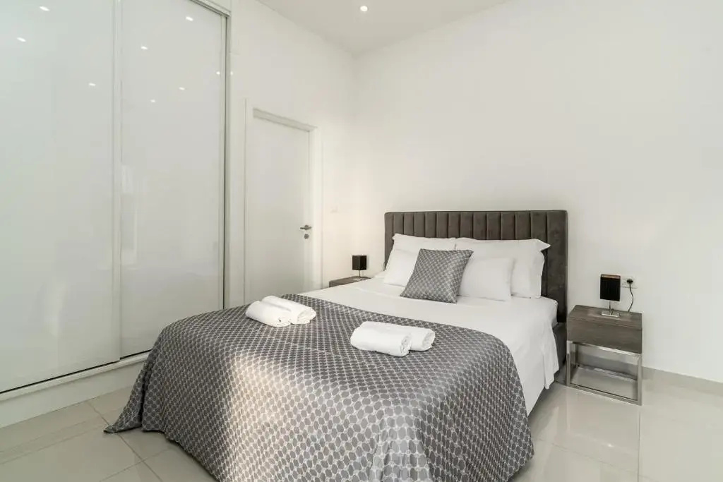Villa Lea 5-bedroom villa with private pool and amazing views of city and sea