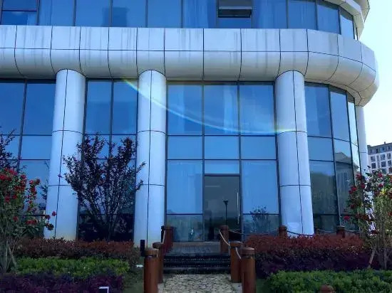 Yibang Peninsula Hotel