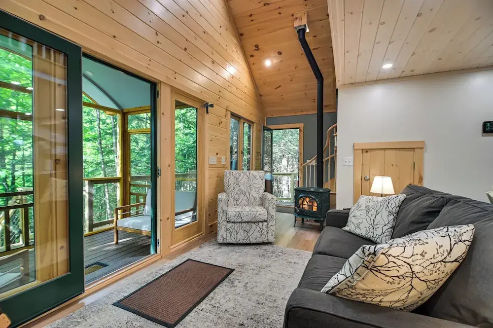 Tree House w/ Hot Tub: Near Sunday River Resort!