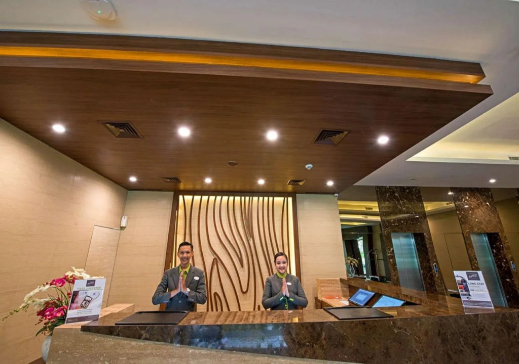Grand Whiz Poins Simatupang Jakarta