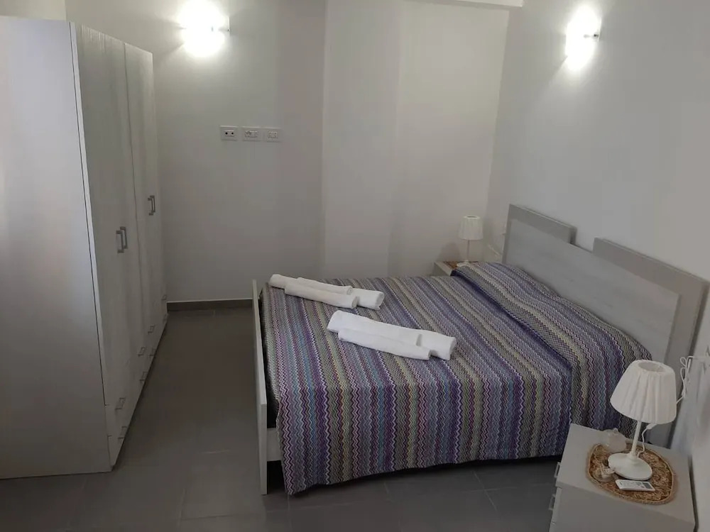 Two-story House in the City -climatized - Wifi