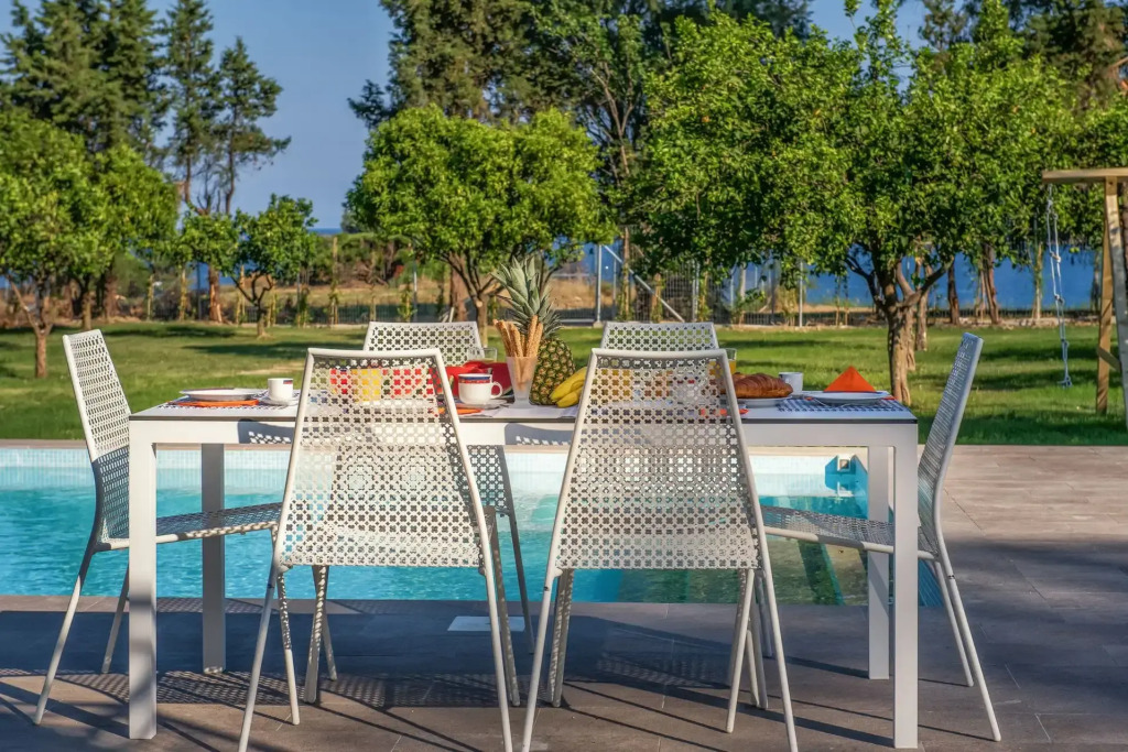 Rivazzurra Beachfront Luxury Villa