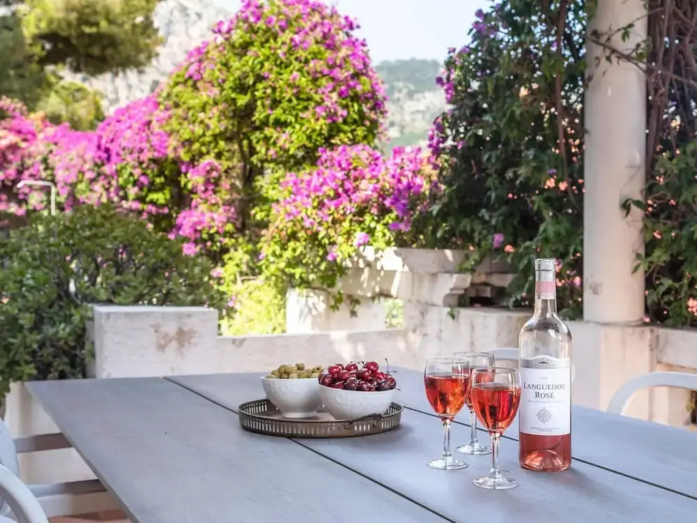 Elegant Seaside Villa in Èze