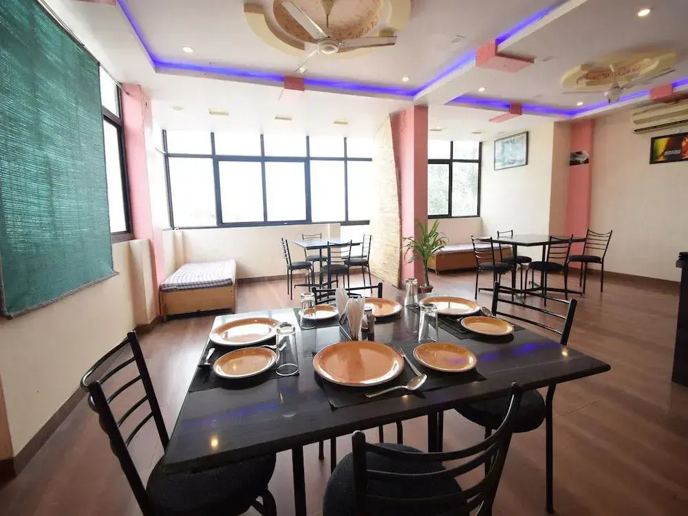 OYO 16914 Hotel Kiran Shree