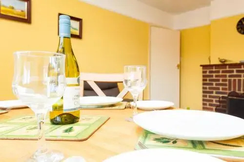 West Chiltington Village, 2 bedrooms & parking