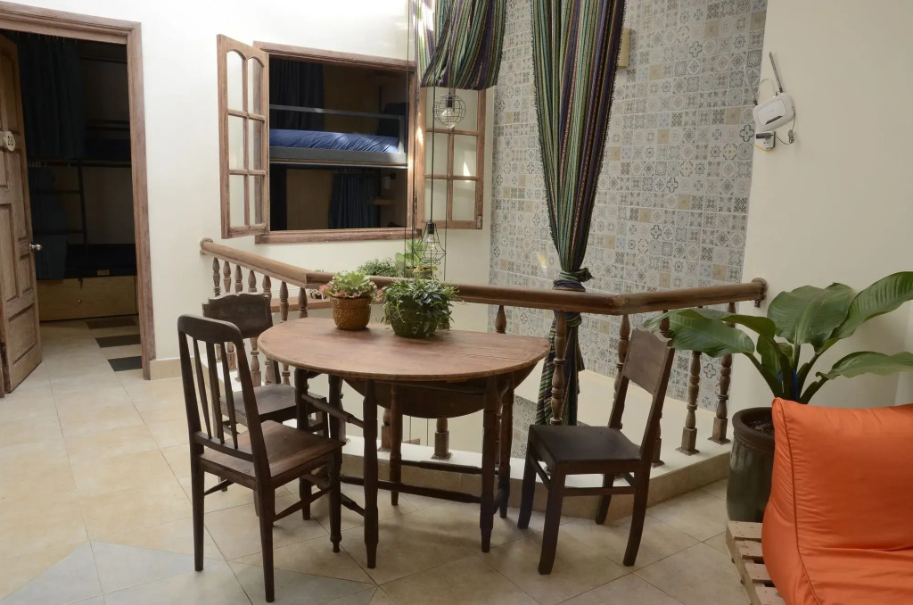 Leuleu Hostel