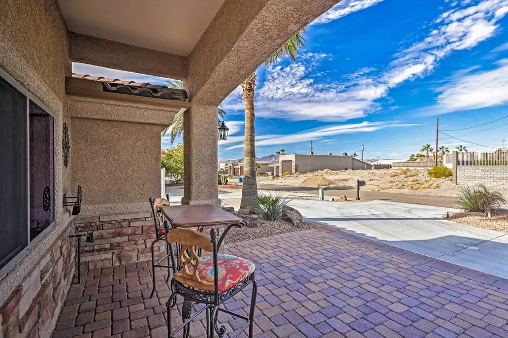 Luxe Retreat w/ Lake Havasu View & Pool!
