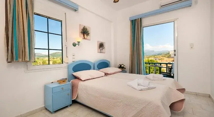 Tripodis Apartments