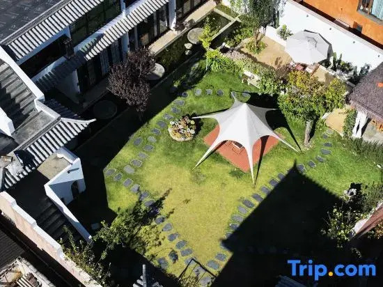 That Life · Villa Garden | 180° Scenic Homestay (Shaxi Ancient Town Yujin Bridge)