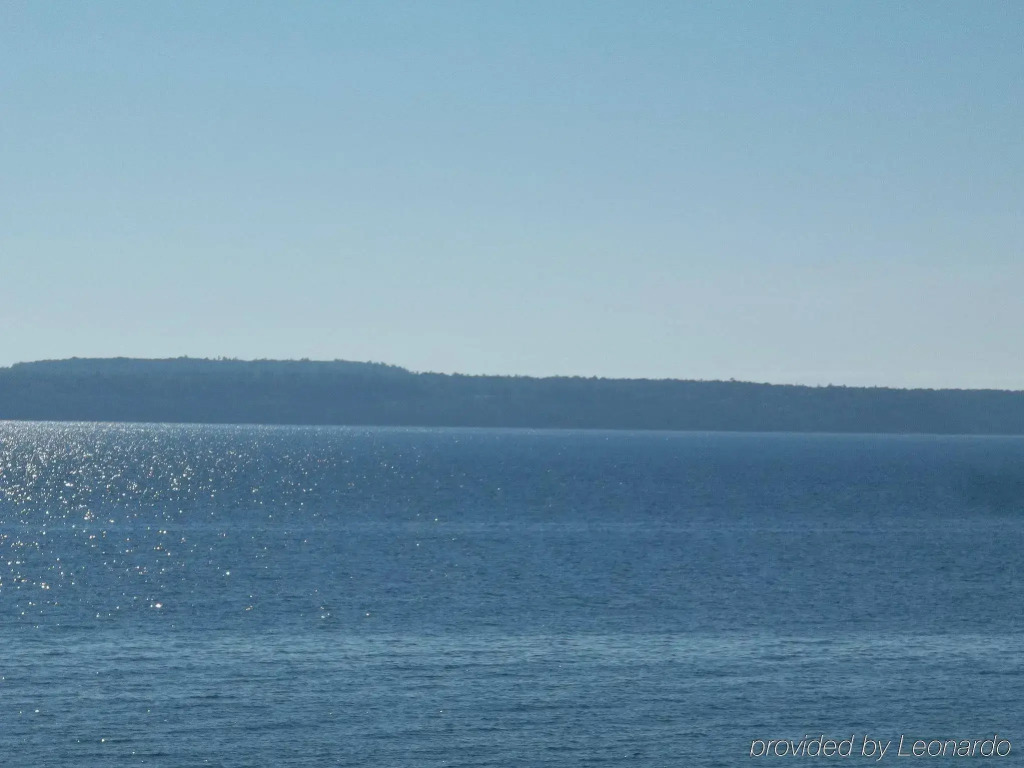 Holiday Inn Express St. Ignace-Lake Front by IHG