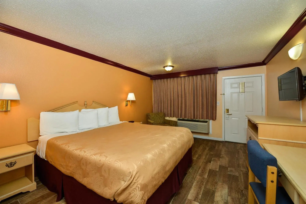 Americas Deluxe Inn- Marysville