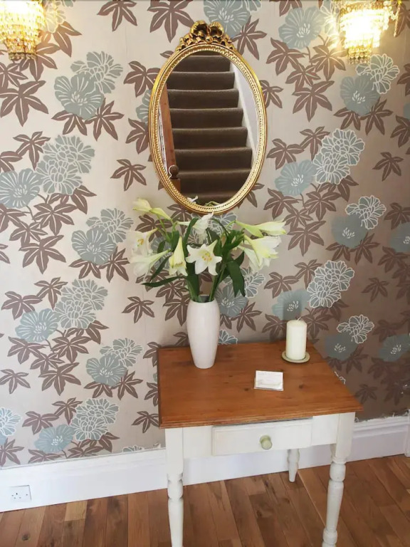 Leaded Light Guest House