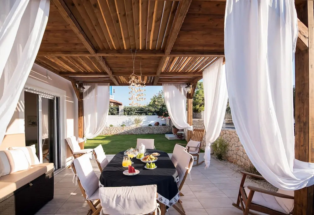 Stavros Beach Garden Villa