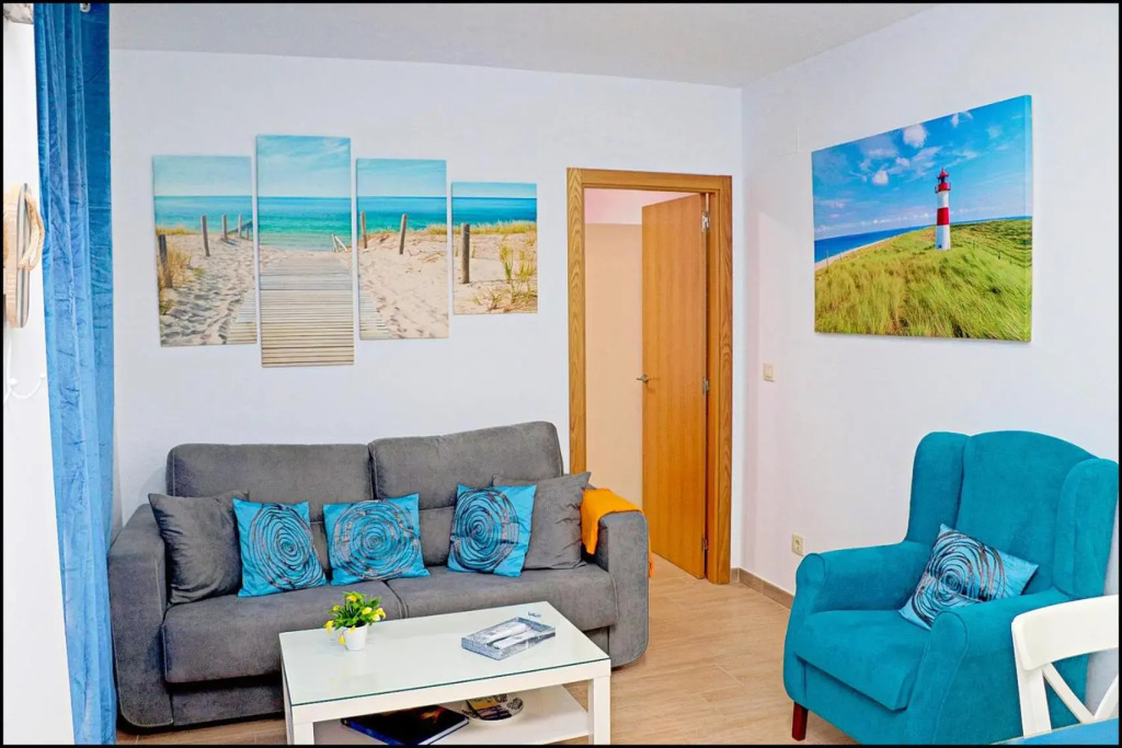 Apartamento en segunda linea, con piscina comunitaria