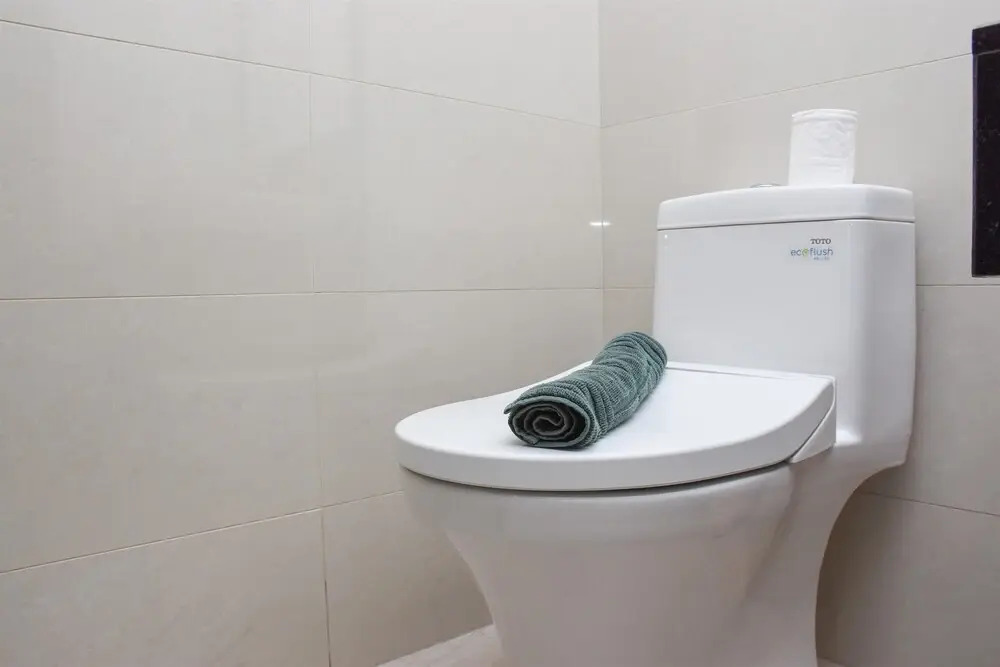 Modern And Comfortable 2Br At The Kensington Royal Suites Apartment