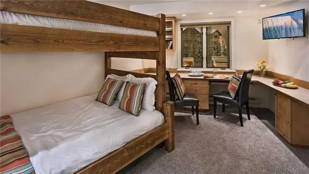 Epernay 125 3 BedroomCondo By Moving Mountains